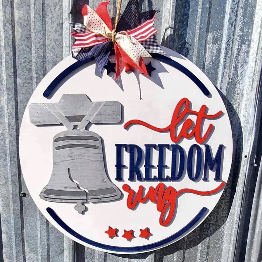 DIY | Let Freedom Ring Door Hanger