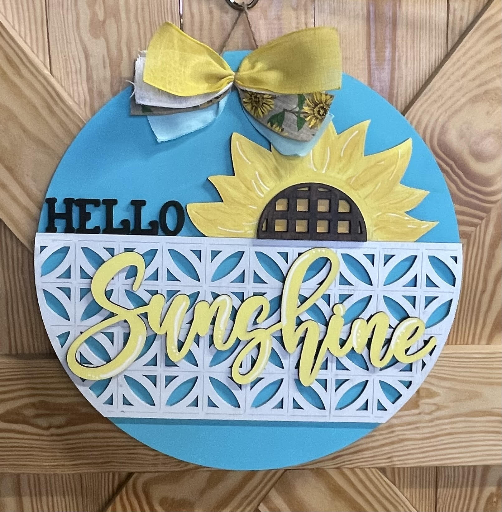 DIY | Hello Sunshine 18" Door Hanger