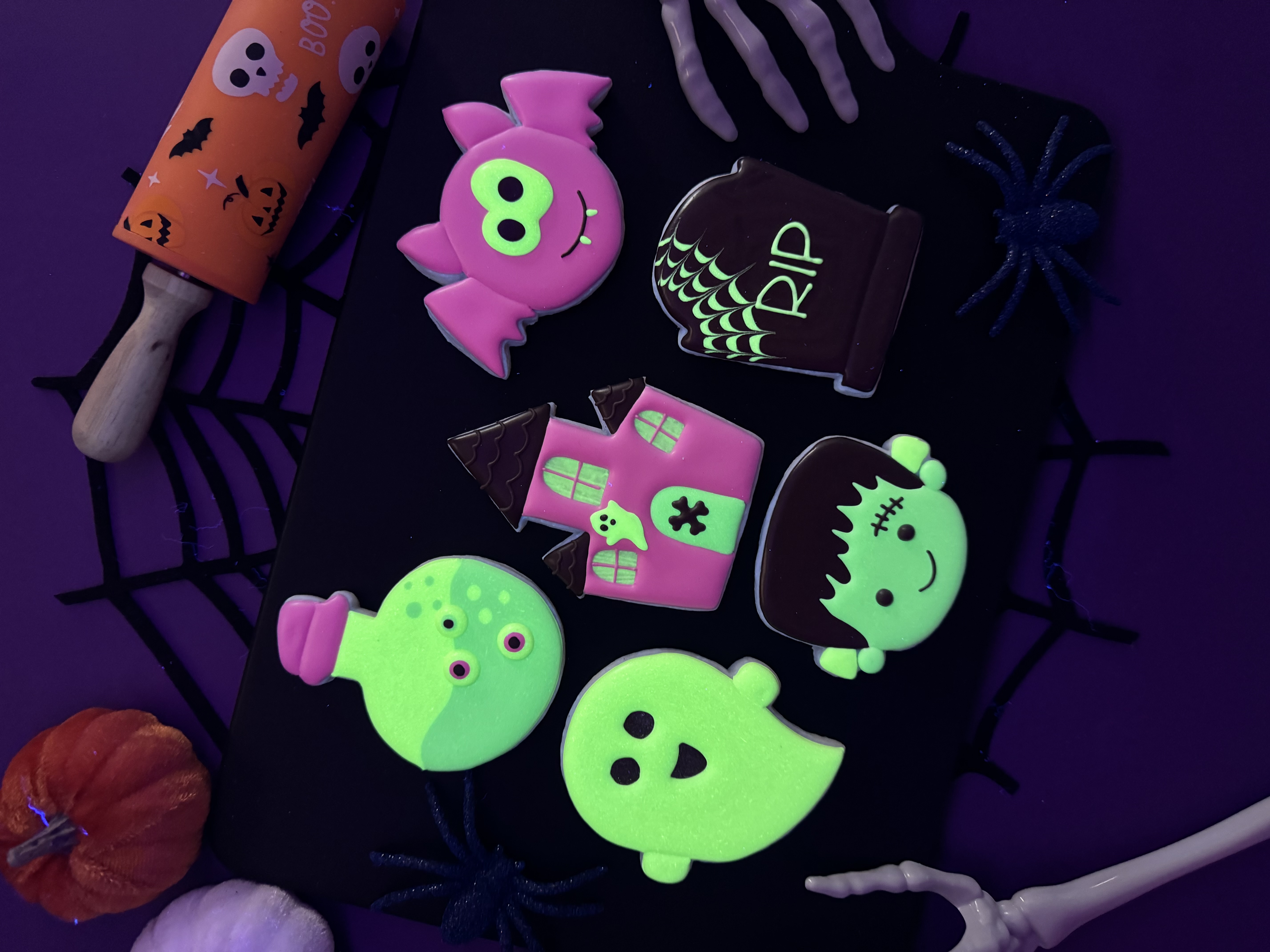 3 Seats Left! Glow in the Dark Halloween Themed Cookie Decorating Workshop 