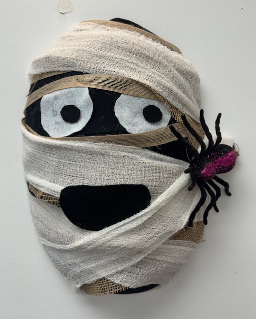 Scaredy Mummy Halloween Decor! Limited to 12 seats!