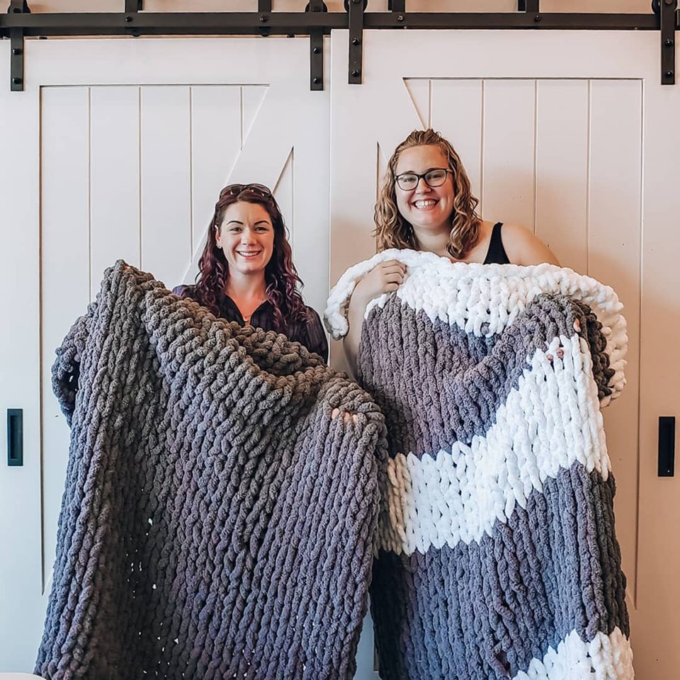 DIY Chunky Knit Blanket - MomAdvice