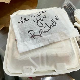 Minia's Sends Rachel a Special Note with Her Lunch